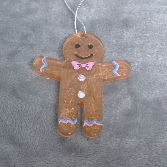 Handmade Resin Gingerbread Ornaments Set Of 4 Bow & Button Details Hand Painted - Picture 6 of 6